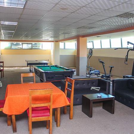 Hotel Vila Aeroport Rinas Dış mekan fotoğraf