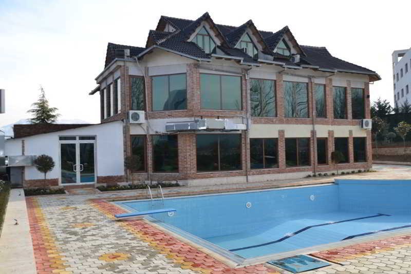 Hotel Vila Aeroport Rinas Dış mekan fotoğraf