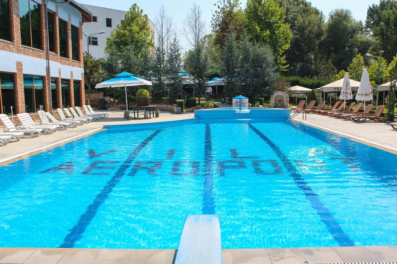 Hotel Vila Aeroport Rinas Dış mekan fotoğraf