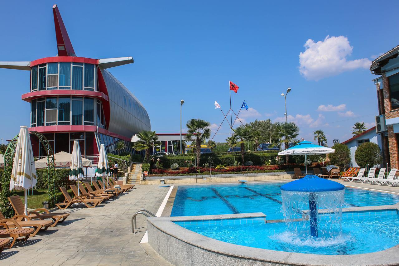 Hotel Vila Aeroport Rinas Dış mekan fotoğraf