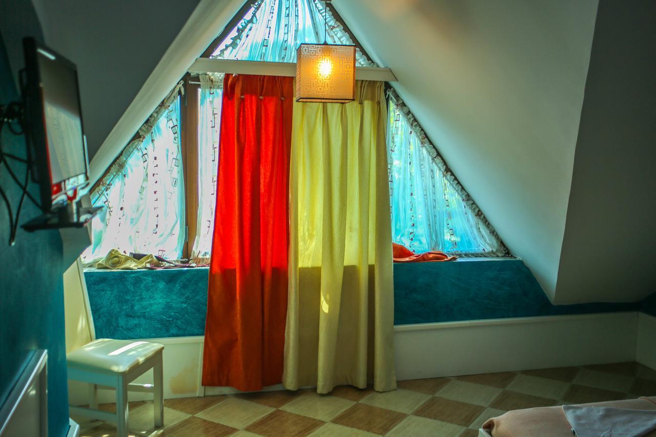 Hotel Vila Aeroport Rinas Dış mekan fotoğraf