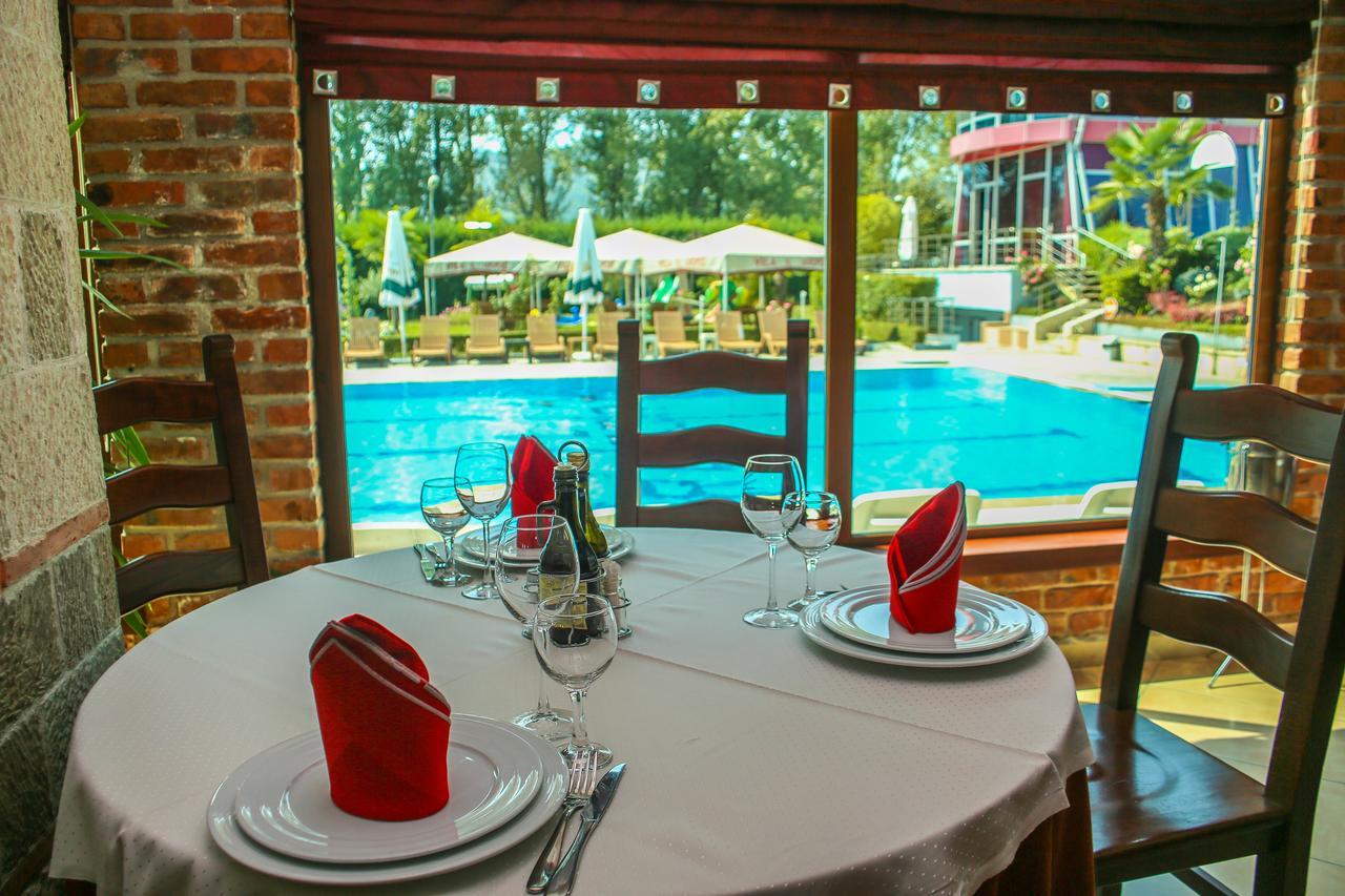 Hotel Vila Aeroport Rinas Dış mekan fotoğraf