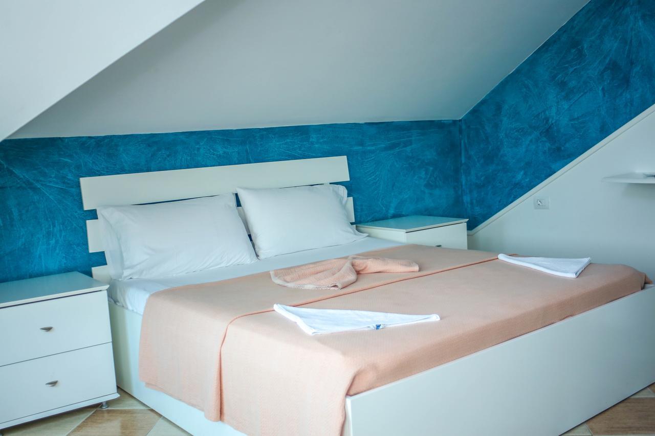 Hotel Vila Aeroport Rinas Dış mekan fotoğraf