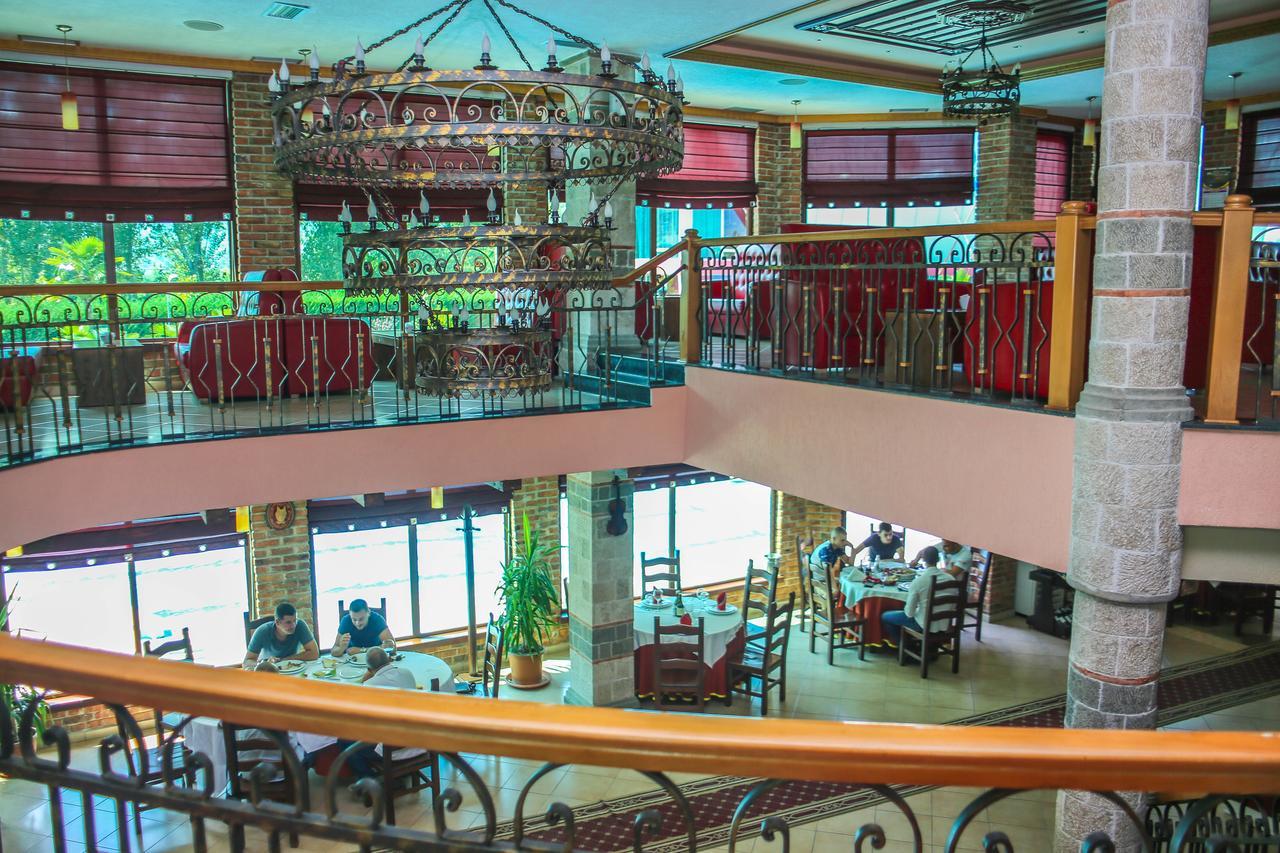 Hotel Vila Aeroport Rinas Dış mekan fotoğraf