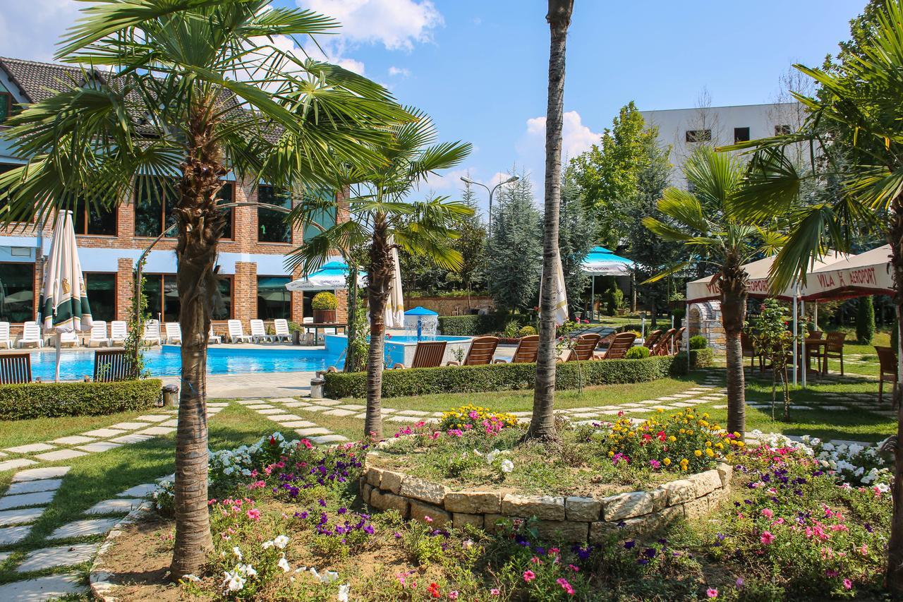 Hotel Vila Aeroport Rinas Dış mekan fotoğraf